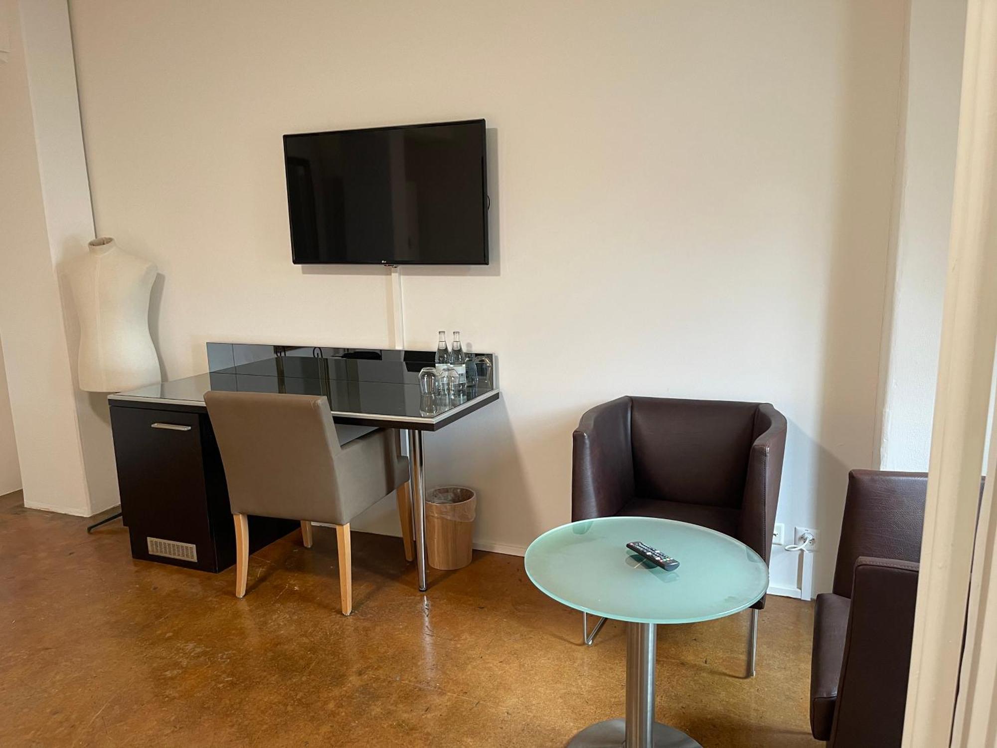 Hotel Swiss Bellevue Aathal Seegraben Bagian luar foto